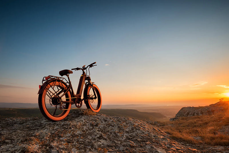 Big Sur Matte Black | Big Sur: a 26" x 4" fat tire e-bike with 750W motor, safe with big headlight, rotor & battery. Comfortable with 52T crankset & AIMA saddle.