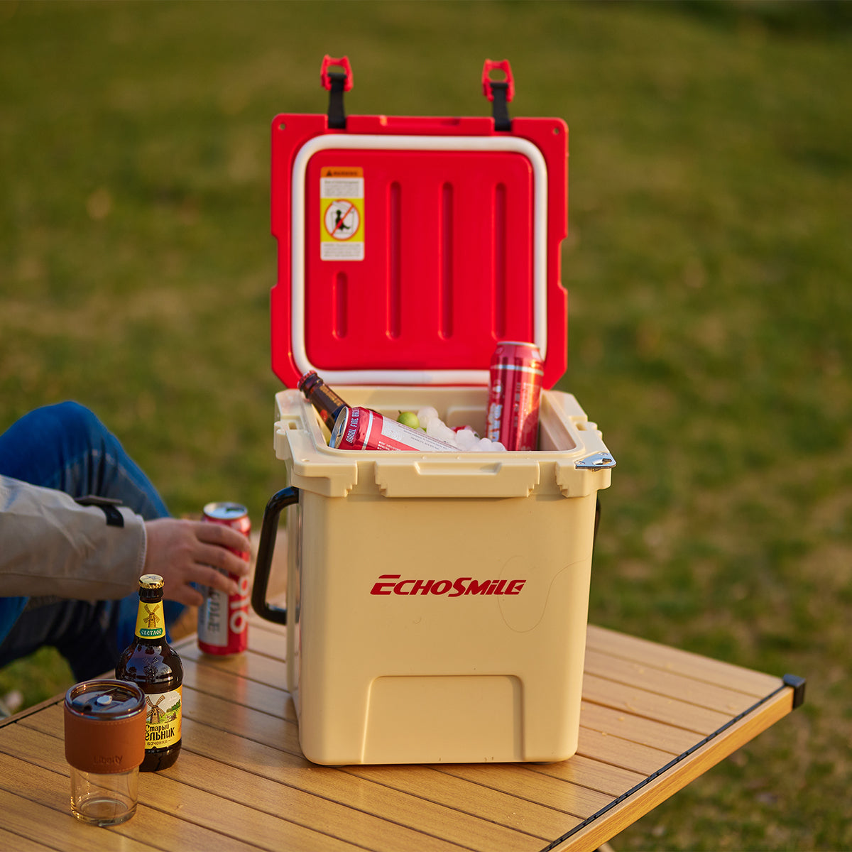 18Qt Red Beige Colorblocked Insulated Case